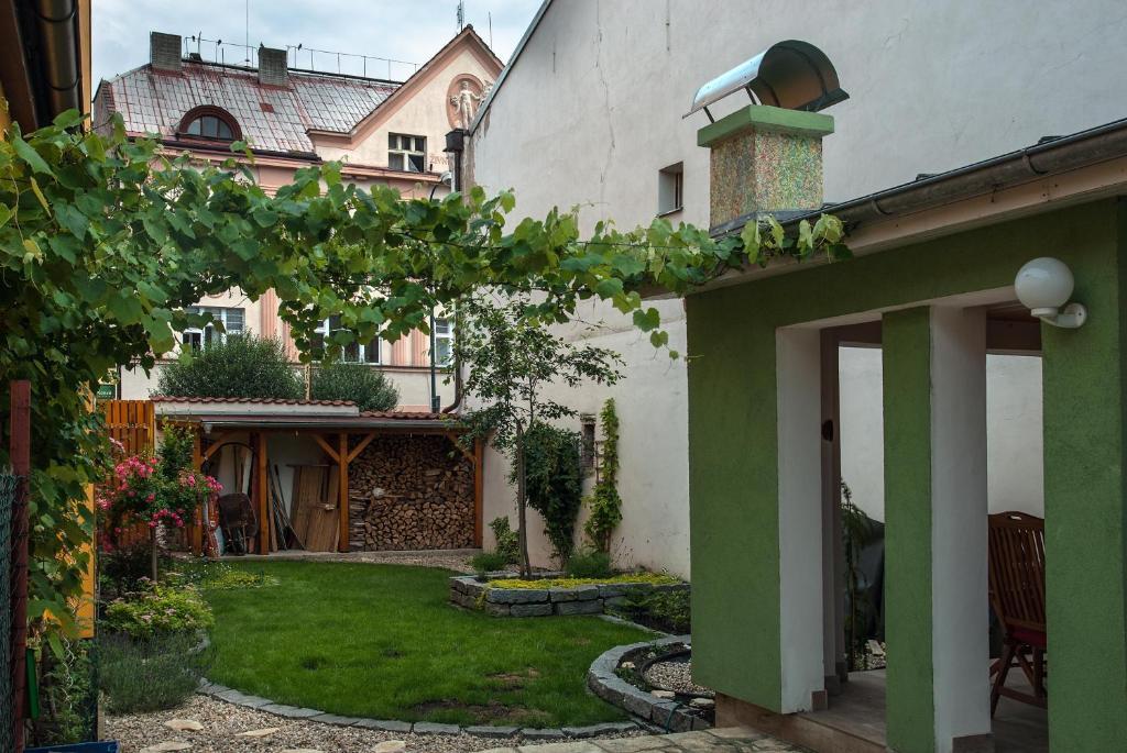 Penzion U Vinotéky Nymburk Extérieur photo